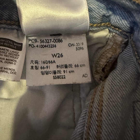 Levi’s Shorts - Picture 2 of 3